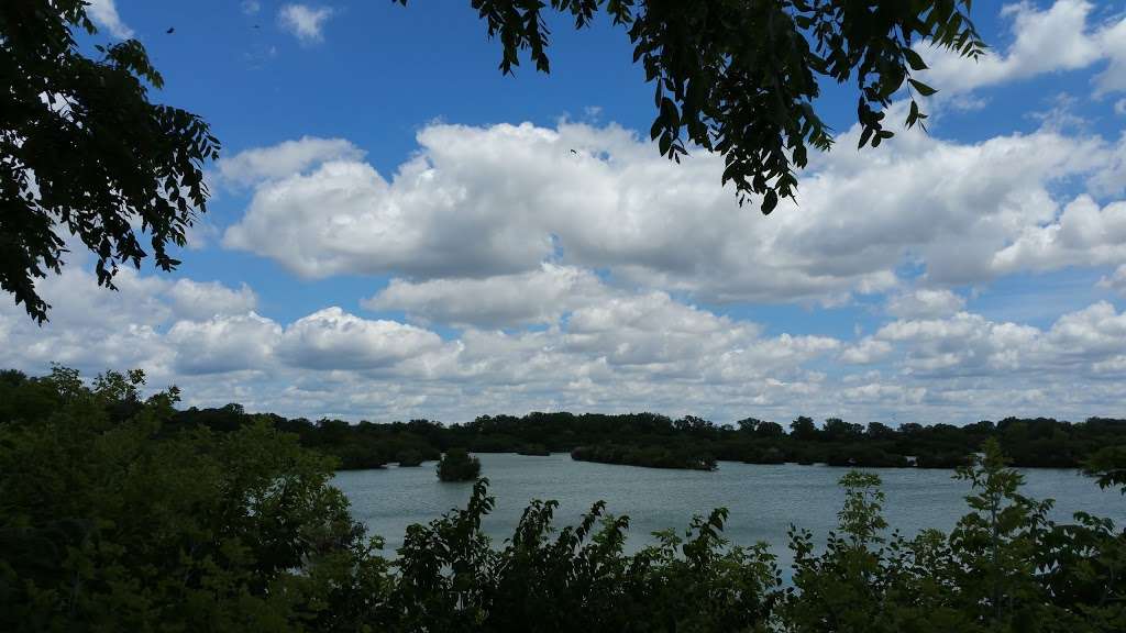 Lake Renwick Preserve - Copley Nature Park | 15425 Joliet Rd, Plainfield, IL 60544, USA | Phone: (815) 727-8700