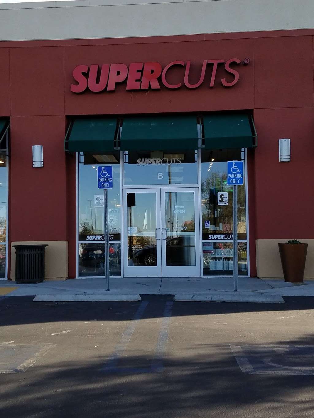 Supercuts- 47TH St. East Palmdale | 38045 47th St E B, Palmdale, CA 93552, USA | Phone: (661) 273-8155