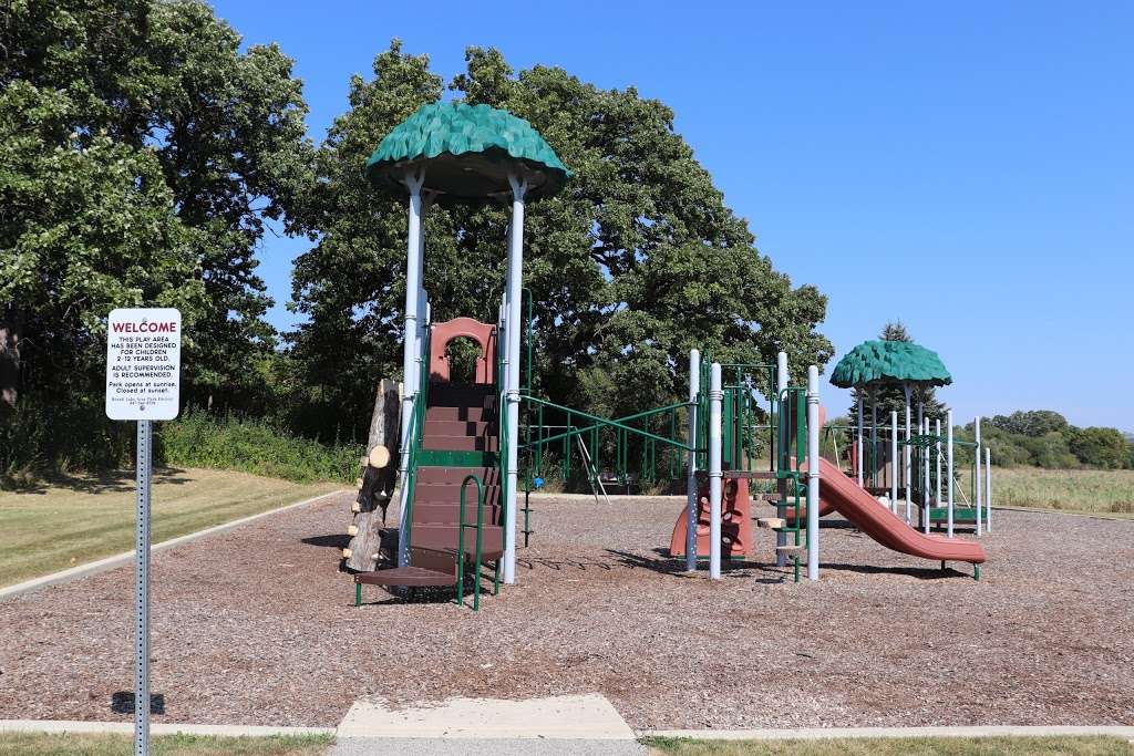 Oak Tree Park - Round Lake Area Park District | 2037 North Oak Tree Trail, Round Lake Beach, IL 60073, USA | Phone: (847) 546-8558