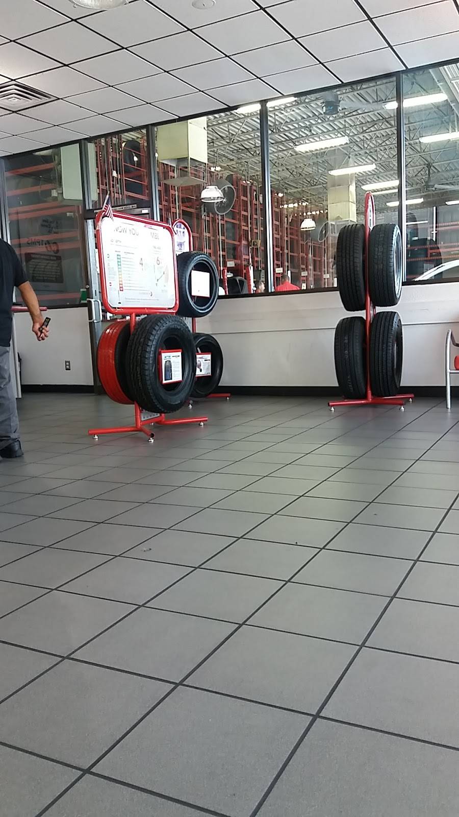 Discount Tire | 3835 S Maryland Pkwy, Las Vegas, NV 89119, USA | Phone: (702) 794-4338