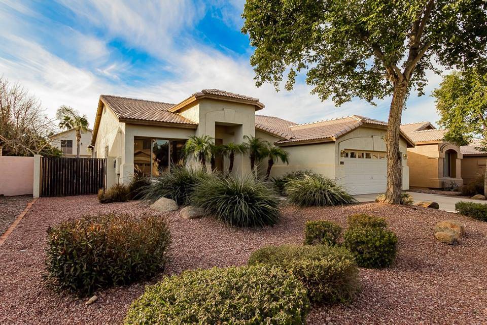 Luz & Frank Ceballos | Realty ONE Group, 2141 E Broadway Rd #101, Tempe, AZ 85282, USA | Phone: (602) 391-8986