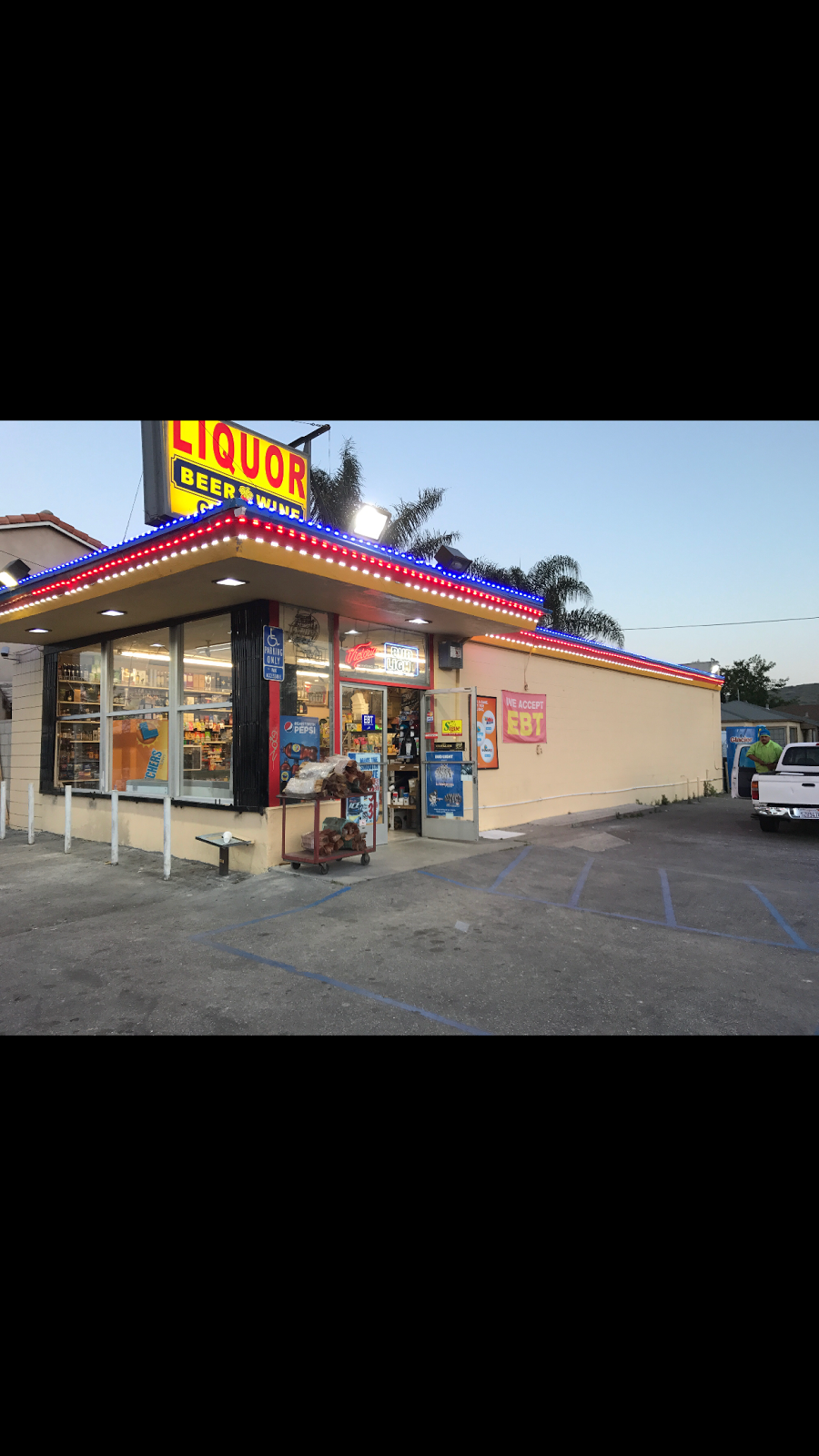 OXXO Liquor | 911 W Telegraph Rd, Santa Paula, CA 93060, USA | Phone: (805) 525-8838