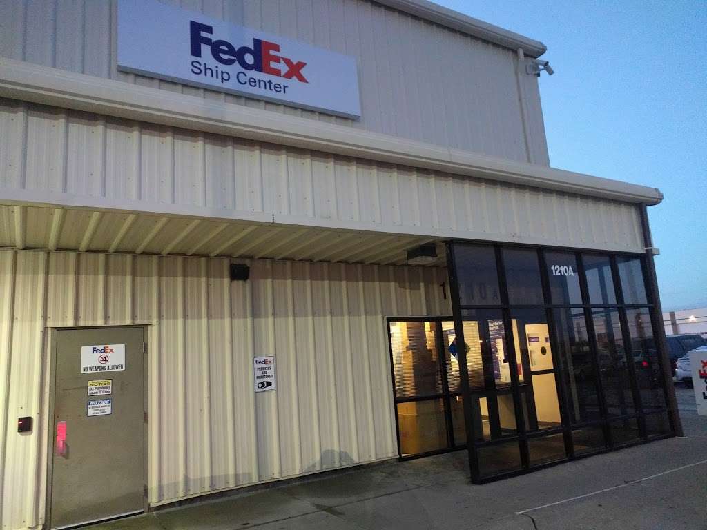 FedEx Ship Center | 1210 Mexico City Ave, Kansas City, MO 64153, USA | Phone: (800) 463-3339