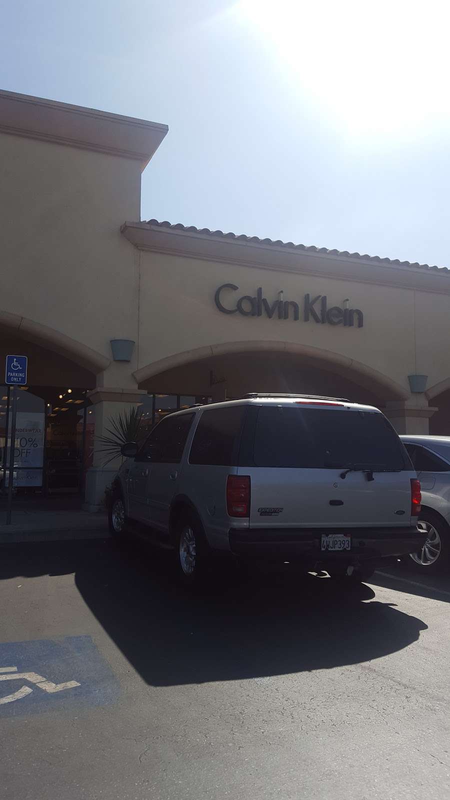 Calvin Klein Outlet | 950 Camarillo Center Dr #958, Camarillo, CA 93010 | Phone: (805) 482-9004