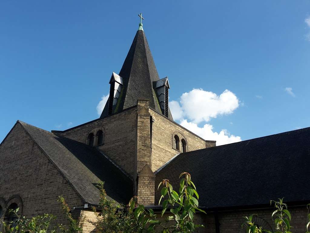 St Laurence Church, Barkingside | Ilford IG6 1AA, UK | Phone: 020 8554 3456