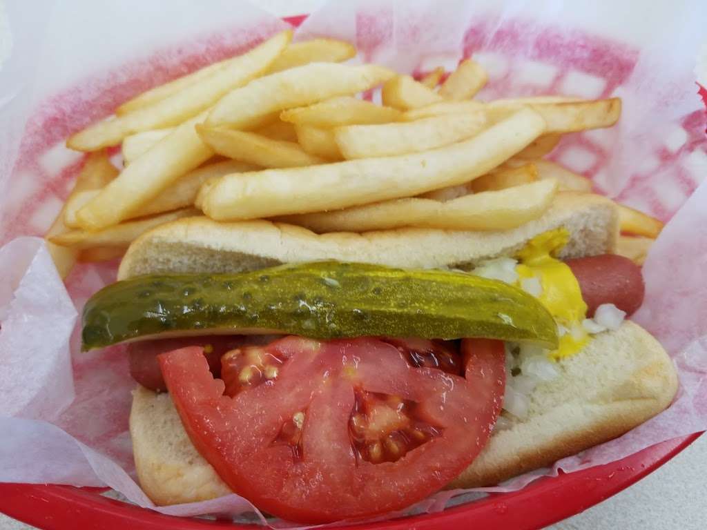 Arnies Dog House | 1503 Indianapolis Blvd, Whiting, IN 46394, USA | Phone: (219) 659-3004