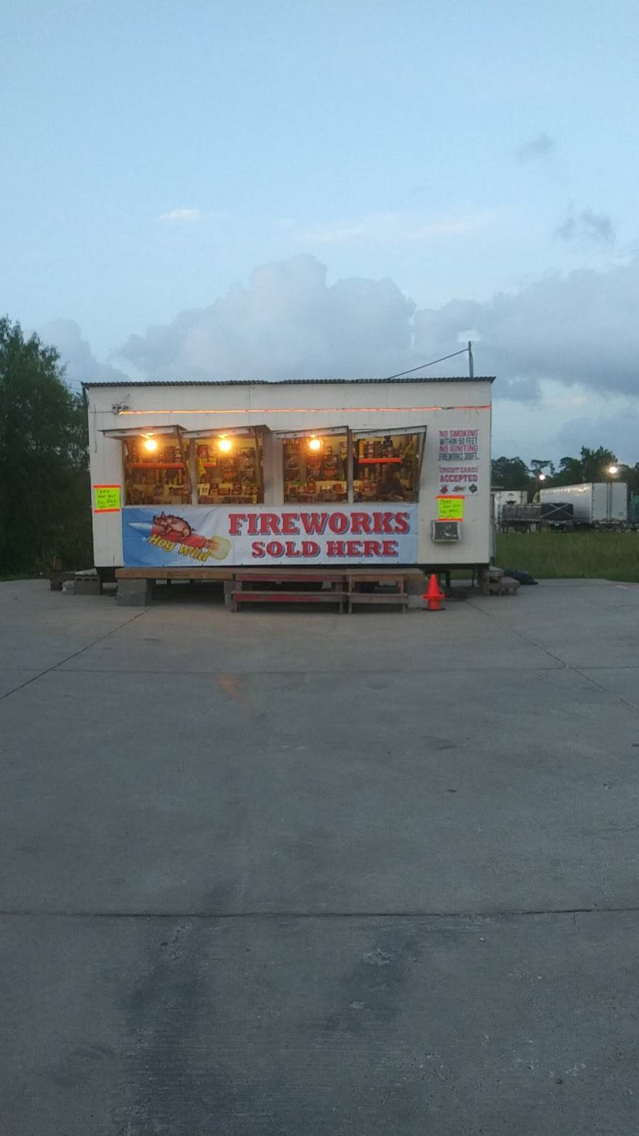 K&M fireworks | 13320 Beaumont Hwy, Houston, TX 77049, USA | Phone: (281) 406-7475