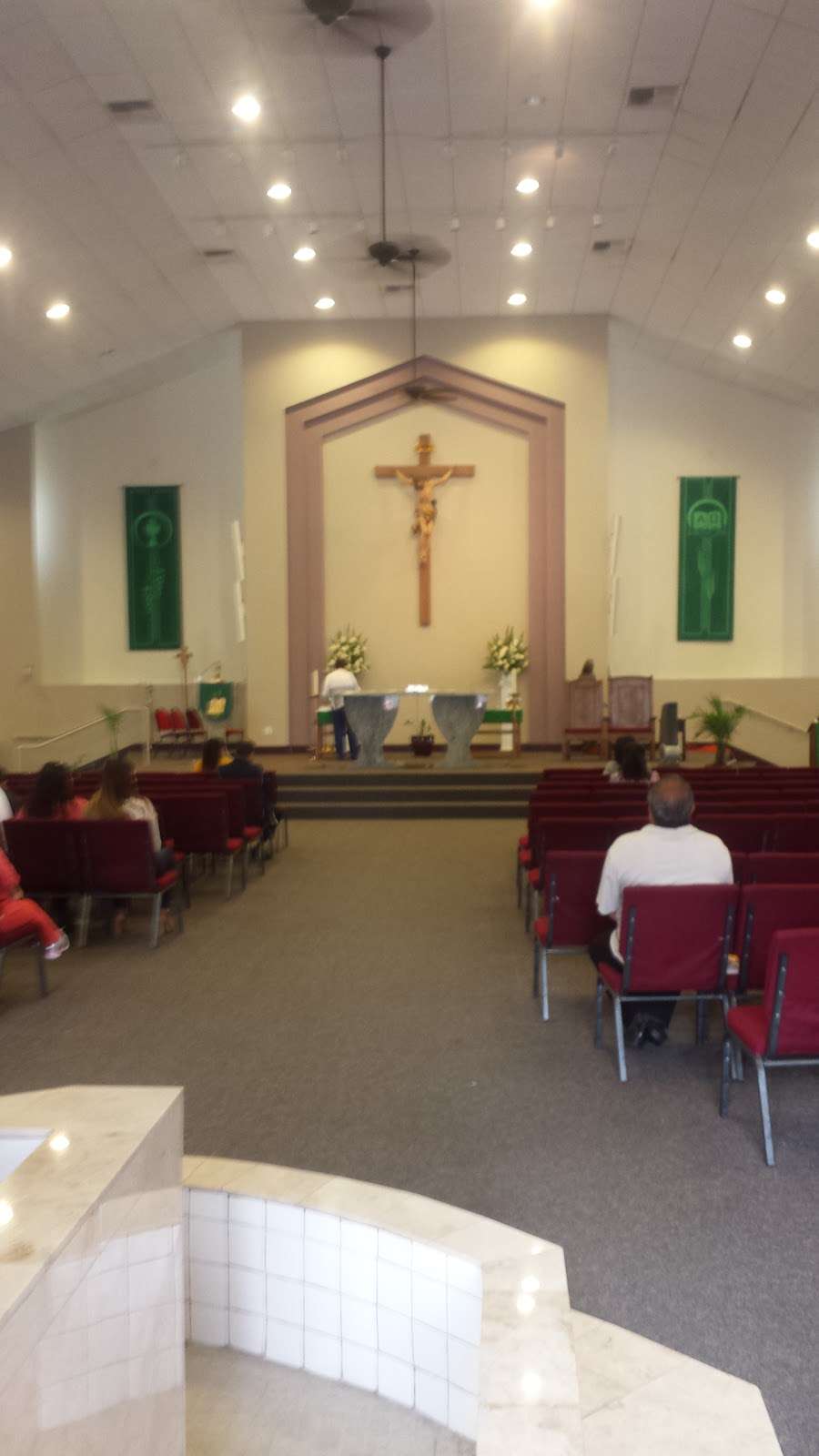 St. Charles Borromeo Roman Catholic Church | 11342 Spruce Ave, Bloomington, CA 92316, USA | Phone: (909) 877-0792