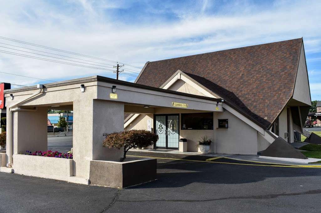 Econo Lodge Inn & Suites | 187 US 130 & 206, Bordentown, NJ 08505, USA | Phone: (609) 298-5000