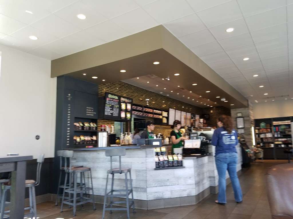 Starbucks | 240 US-202, Flemington, NJ 08822, USA | Phone: (908) 300-1511