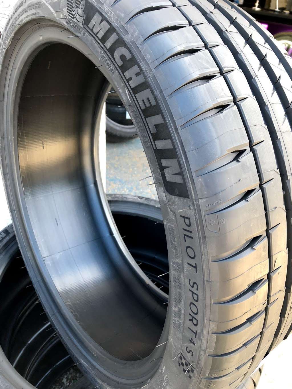 Carlton Tyres | 82 Rainham Rd, Rainham RM13 7RJ, UK | Phone: 01708 524523