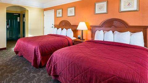 Quality Inn & Suites Beachfront | 5924 Seawall Blvd, Galveston, TX 77551, USA | Phone: (409) 740-1088