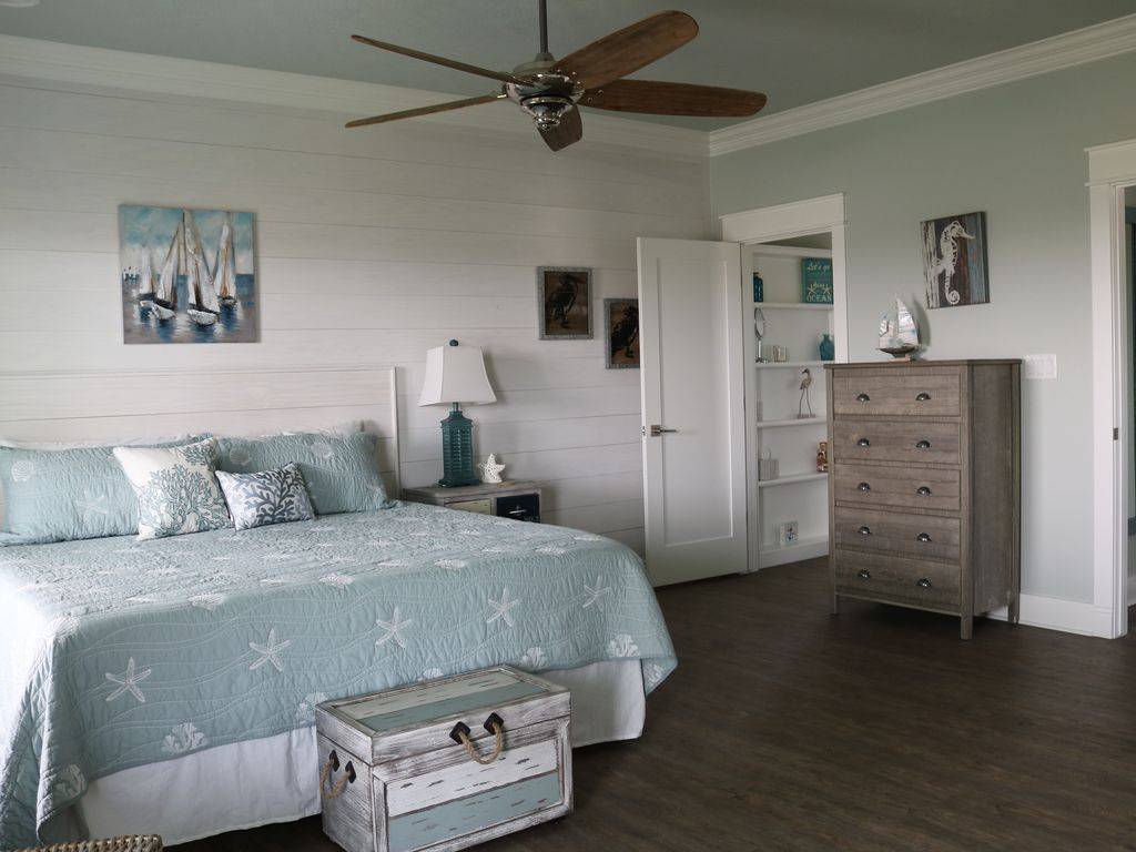 Sea, Sand & Stars Vacation Rental | 970 1/2 S Redfish, Crystal Beach, TX 77650, USA | Phone: (281) 704-2359