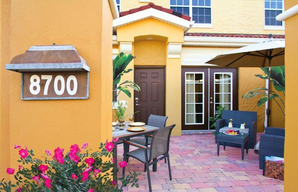 Waterstone Courtyard Villas | 2751 Bella Vista Dr, Davenport, FL 33897, USA | Phone: (407) 374-2226