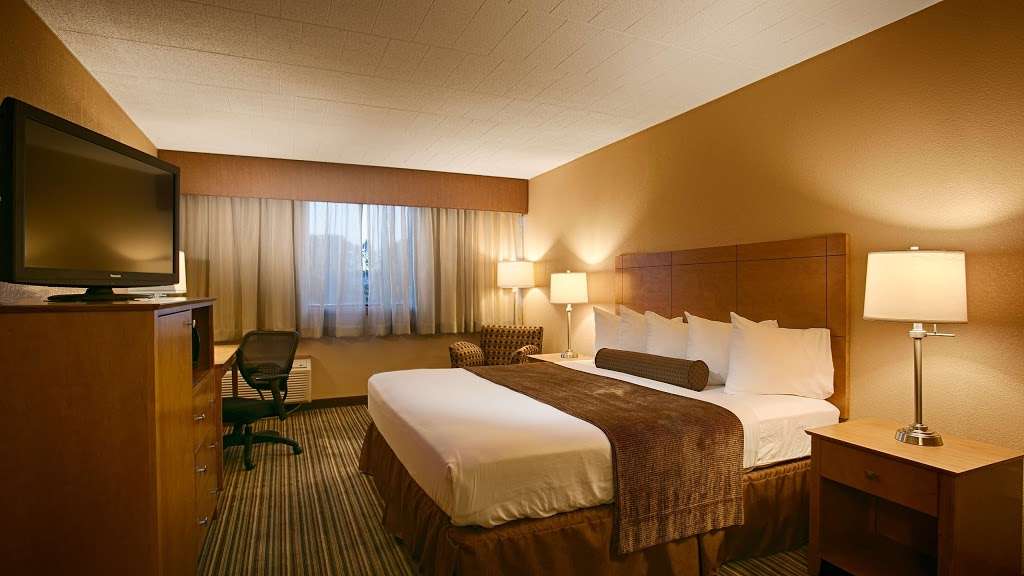 Best Western Plus Reading Inn & Suites | 2299 Lancaster Pike, Shillington, PA 19607, USA | Phone: (610) 777-7888