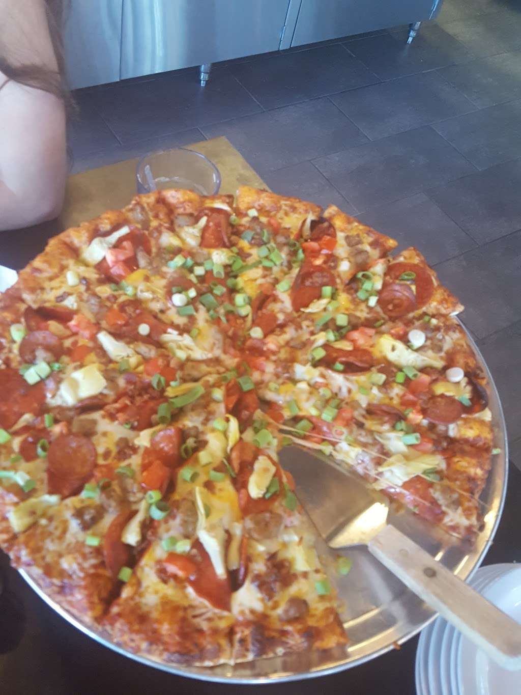 Round Table Pizza-Wings-Brew | 3776 Fallon Rd, Dublin, CA 94568 | Phone: (925) 833-7800