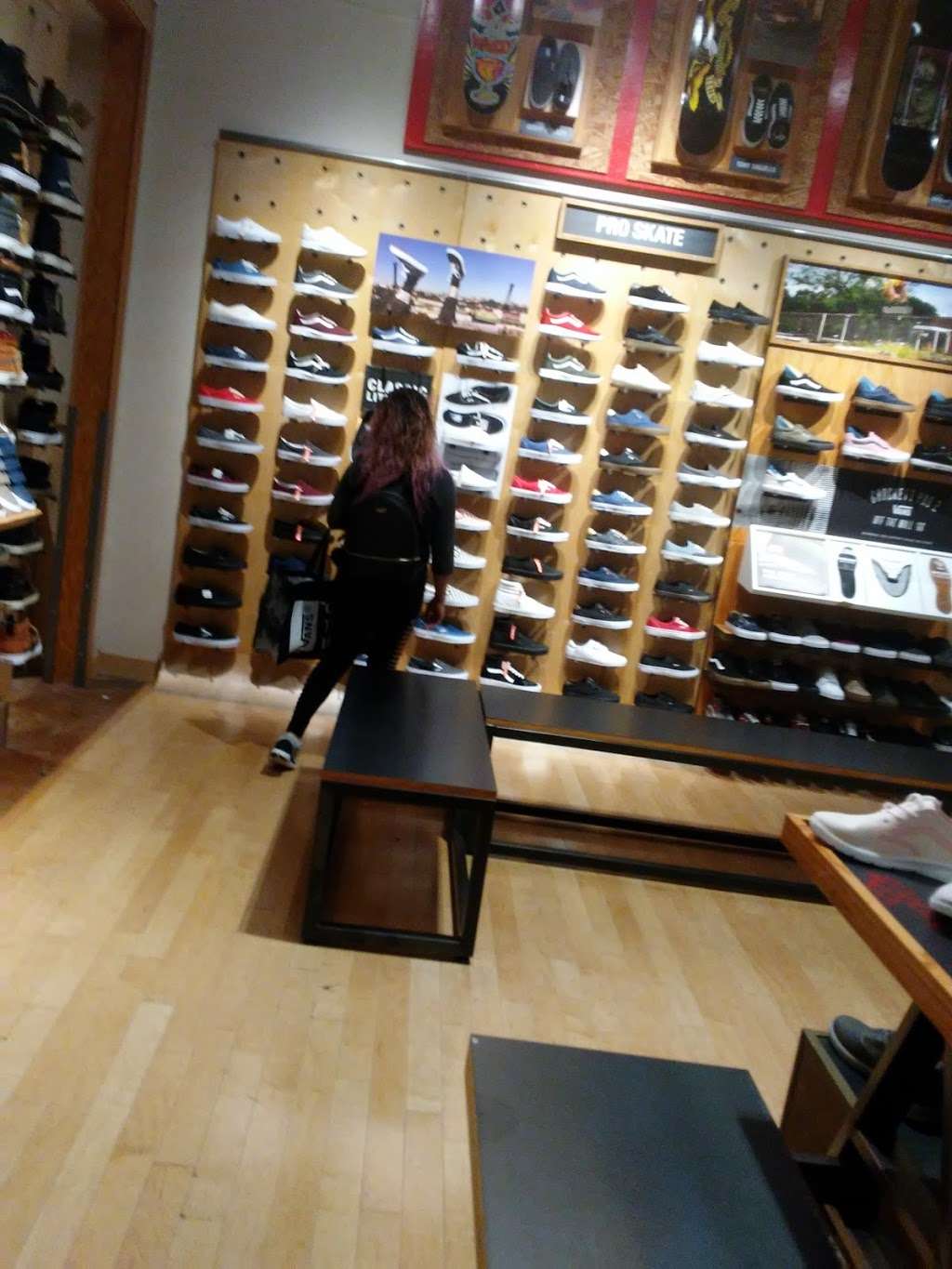 LED Shoe Bootb | 1812 Montebello Town Center, Montebello, CA 90640