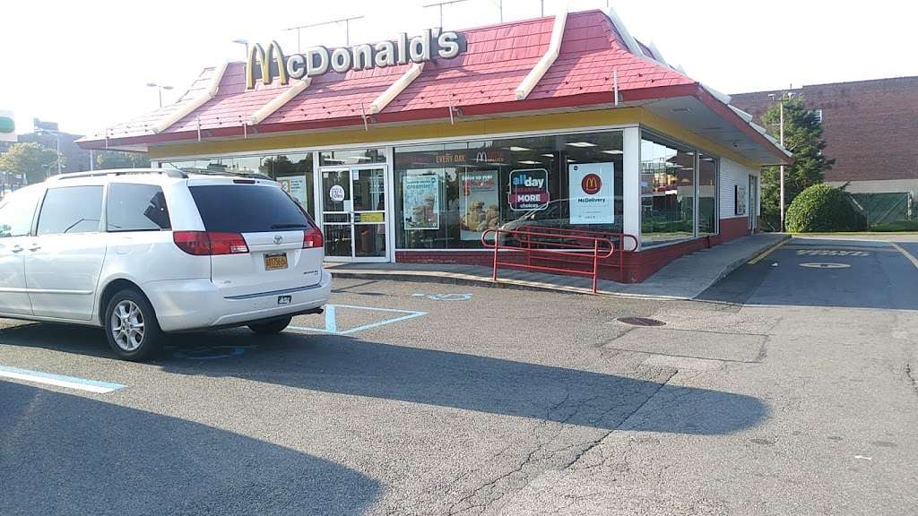McDonald's 1865 Bruckner Blvd, Bronx, NY 10472