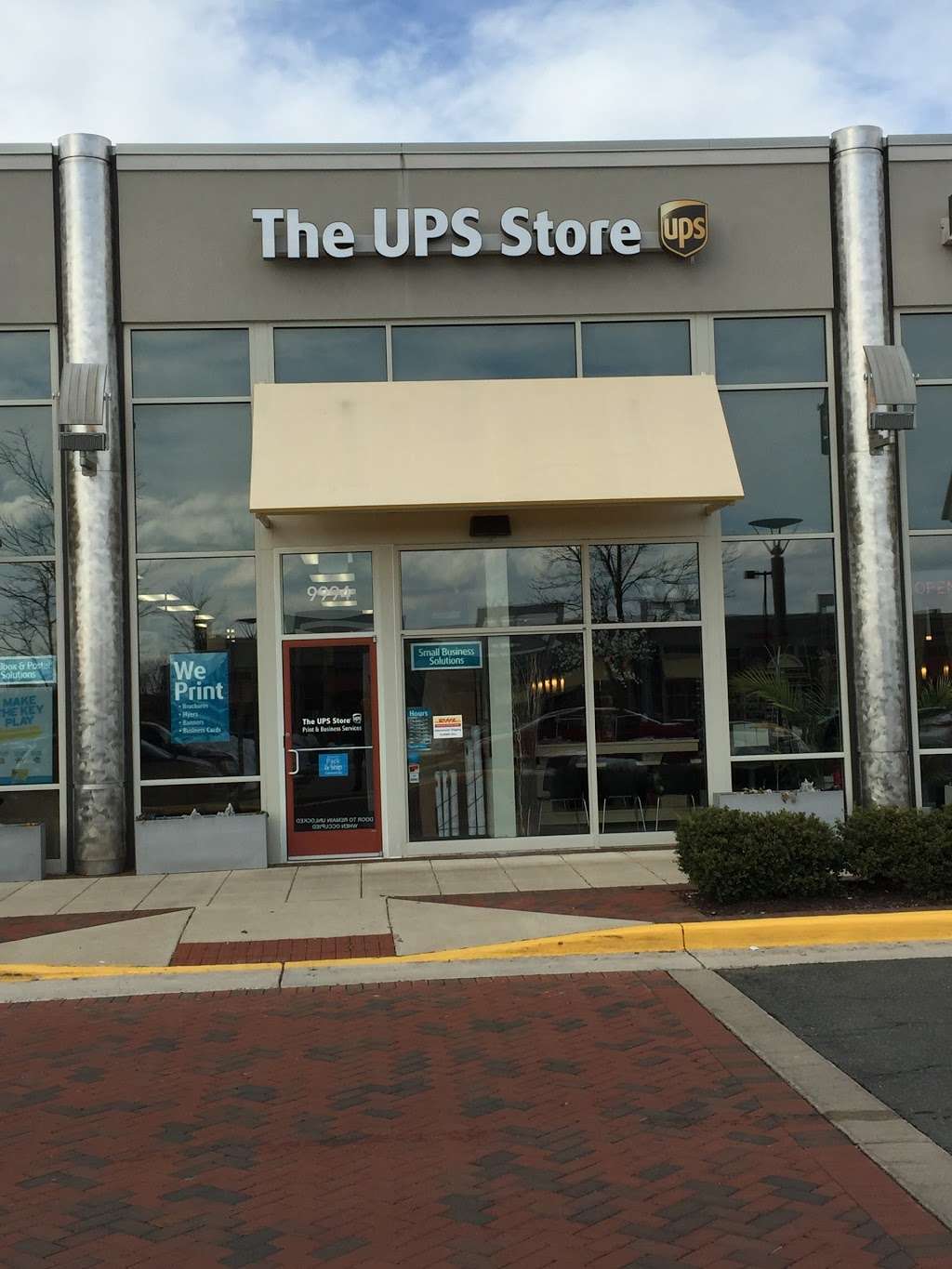 The UPS Store | 9994 Sowder Village Square, Manassas, VA 20109, USA | Phone: (703) 367-7200