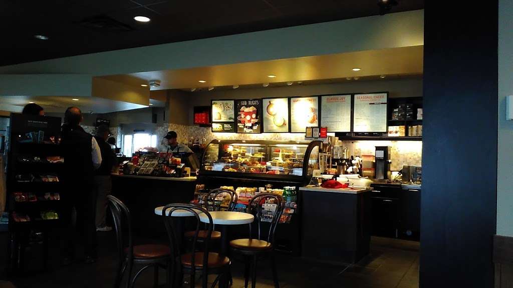 Starbucks | 110 Lee Blvd, Shelbyville, IN 46176, USA | Phone: (317) 398-2566