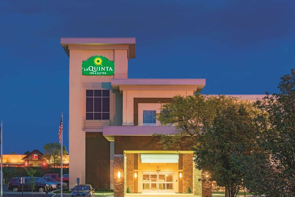 La Quinta Inn & Suites by Wyndham York | 1405 Kenneth Rd, York, PA 17408 | Phone: (717) 767-2400