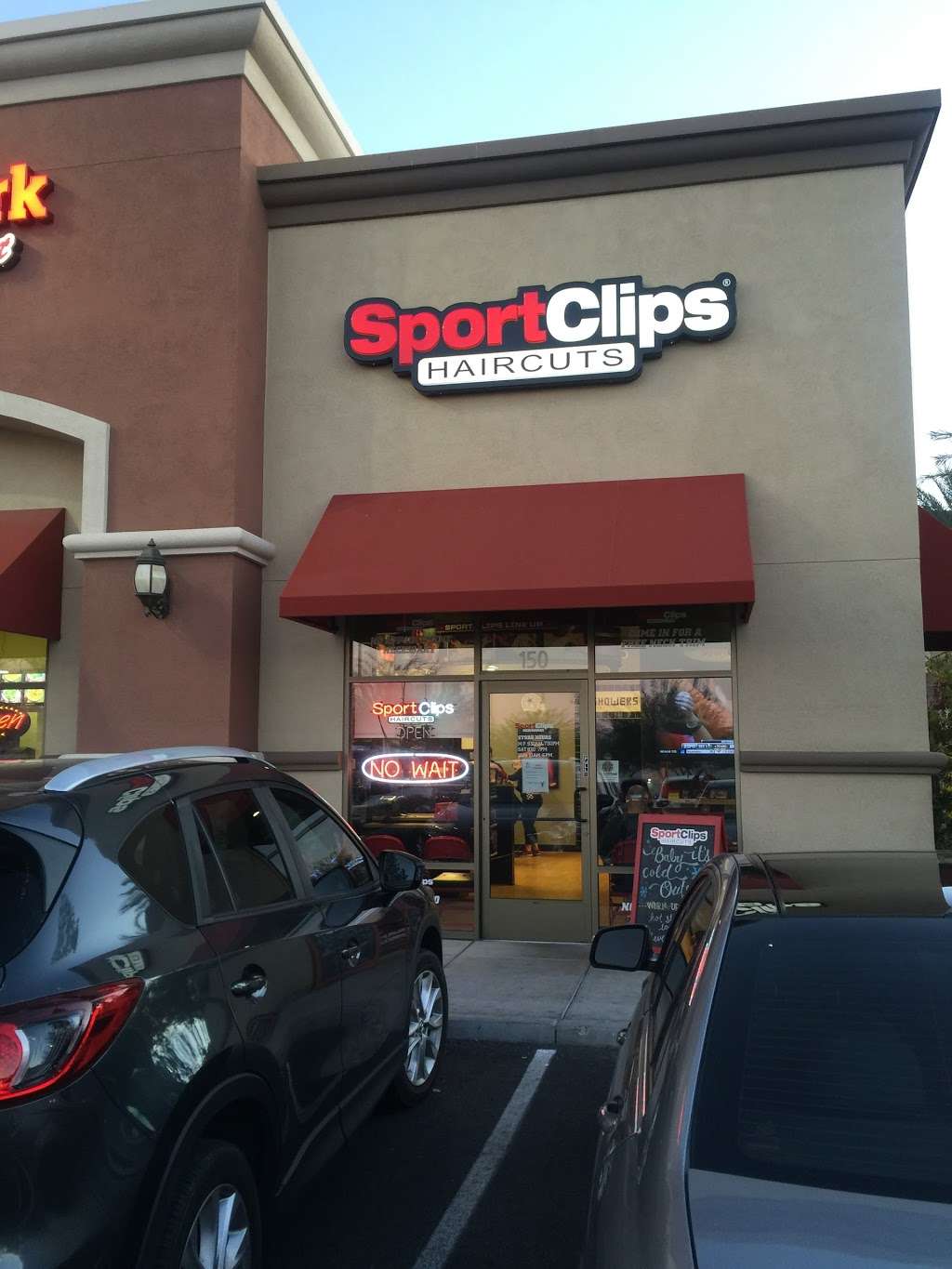 Sport Clips Haircuts of Henderson - Green Valley Crossing | 655 S Green Valley Pkwy Suite 150, Henderson, NV 89052, USA | Phone: (702) 202-4014