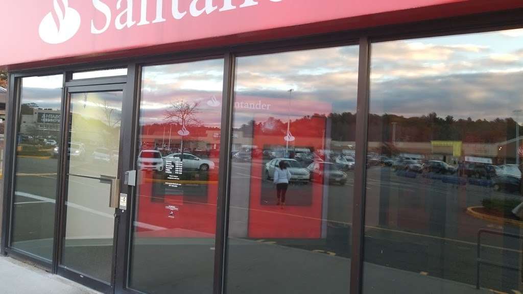 Santander Bank And ATM | 323 Broadway, Lynnfield, MA 01940, USA | Phone: (781) 231-0008