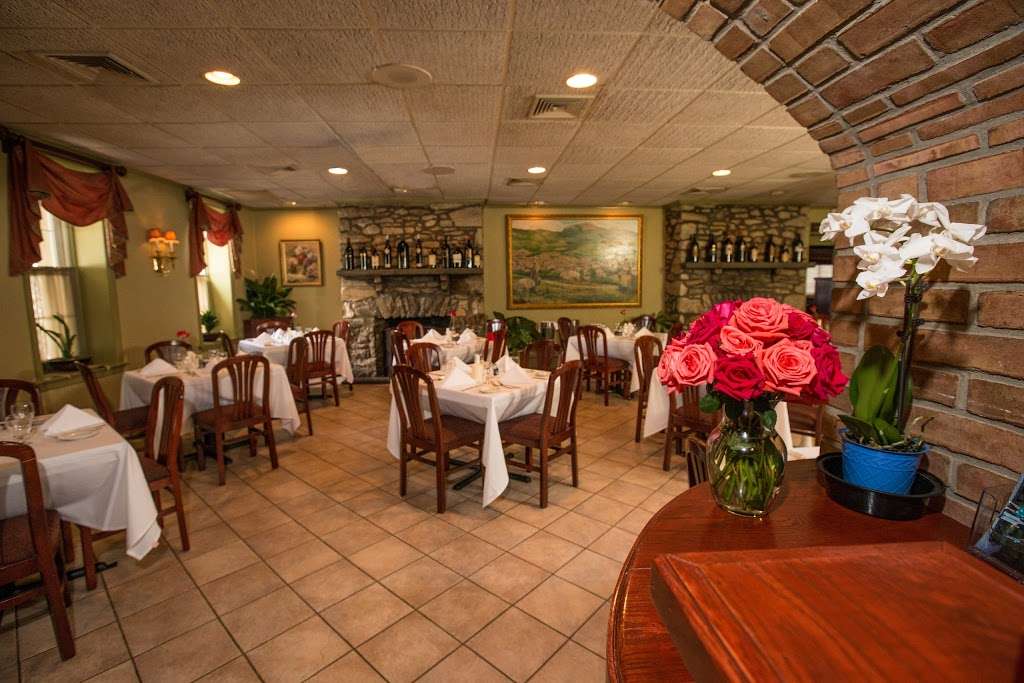 La Locanda Ristorante Italiano | 4989 West Chester Pike, Newtown Square, PA 19073, USA | Phone: (610) 353-7033