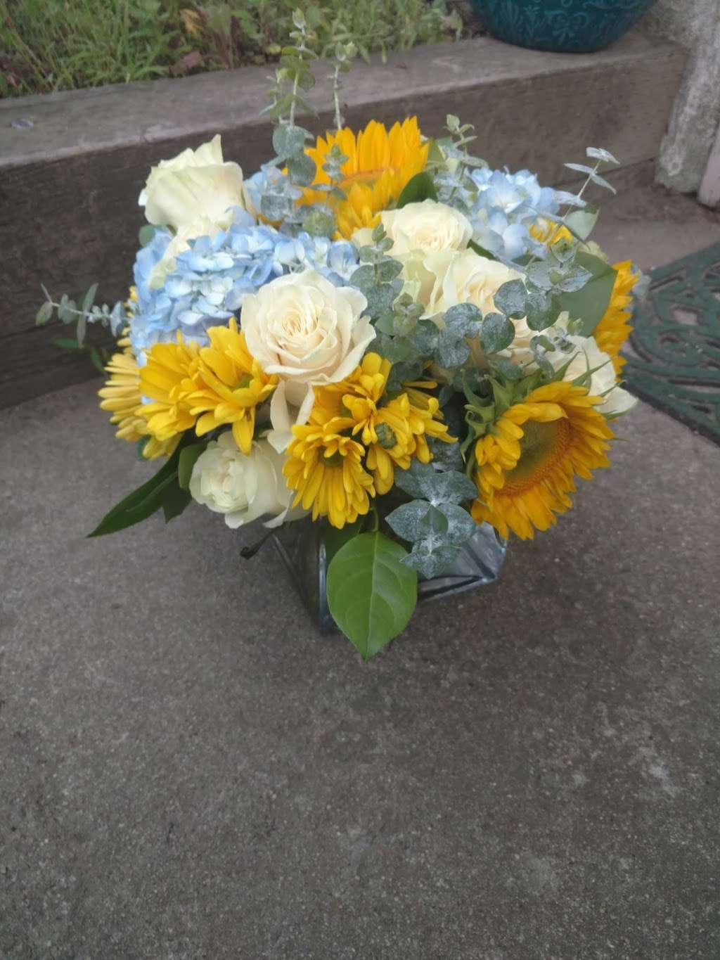 Seaside Floral Design | 38 A St, Hull, MA 02045, USA | Phone: (781) 738-0105