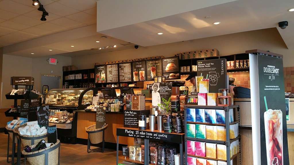 Starbucks | 43 Eisenhower Pkwy, Roseland, NJ 07068, USA | Phone: (973) 364-9555