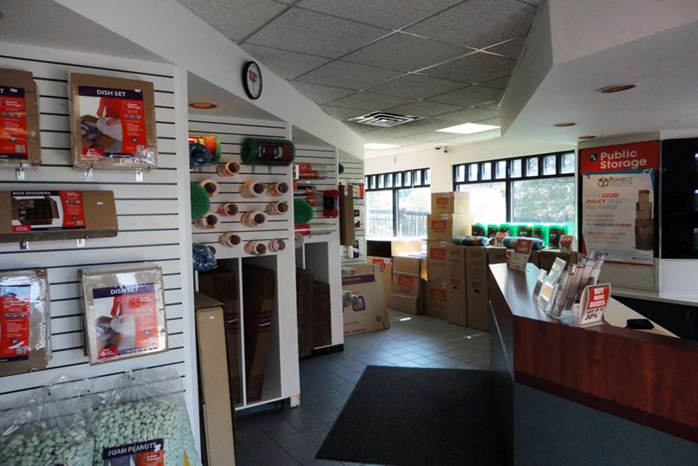 Public Storage | 5085 West Chester Pike, Newtown Square, PA 19073, USA | Phone: (610) 492-7148