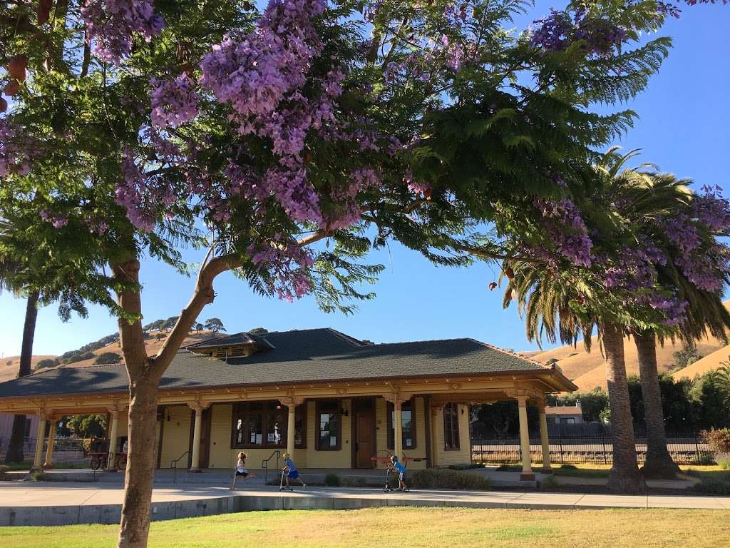 Niles Depot | 37592 Niles Blvd, Fremont, CA 94536, USA | Phone: (510) 797-4449