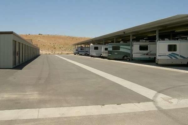 Bear Valley RV & Self Storage | 18435 Bear Valley Rd, Hesperia, CA 92345, USA | Phone: (760) 244-7221