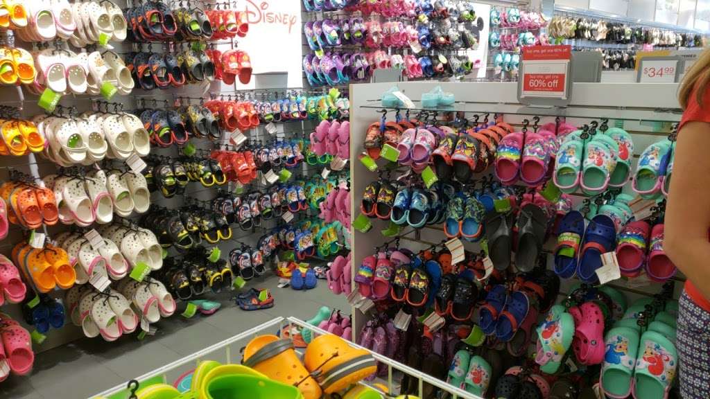 crocs dealer near me