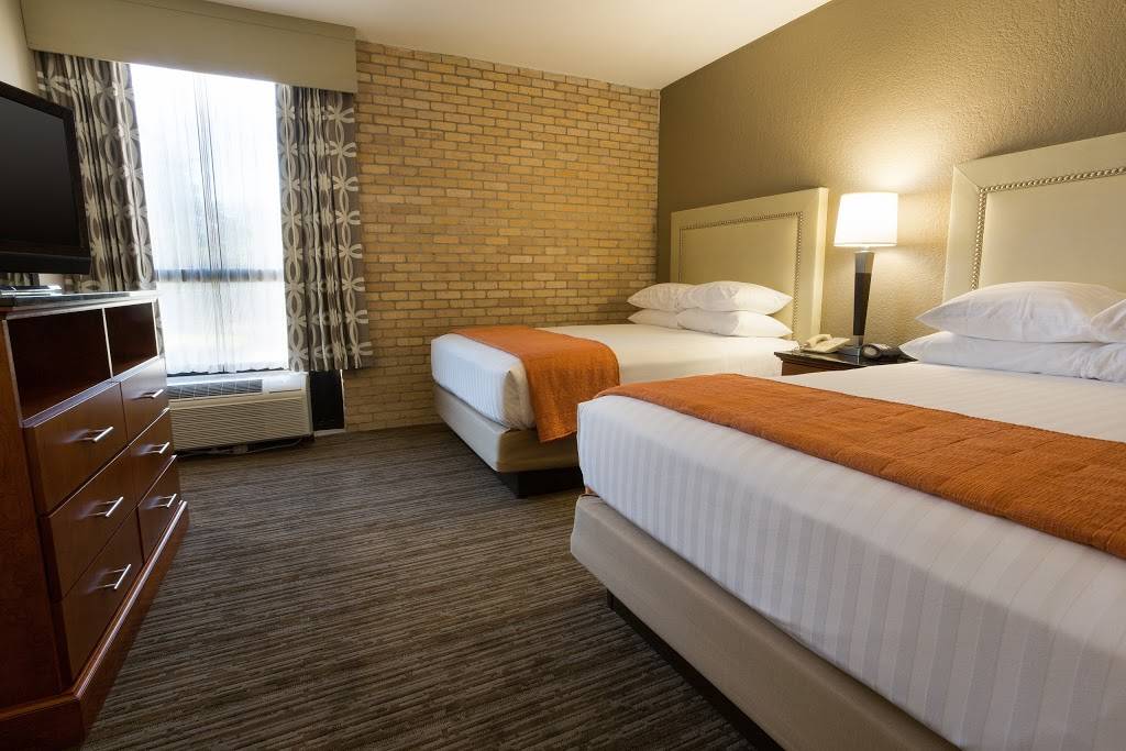 Drury Inn & Suites Austin North | 6711 N Interstate Hwy 35 North, Austin, TX 78752, USA | Phone: (512) 467-9500