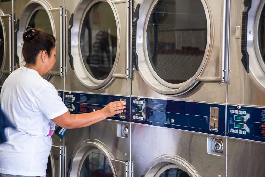 Express Coin Laundry - Santa Ana Blvd | 1701 W Santa Ana Blvd, Santa Ana, CA 92703, USA | Phone: (323) 809-6513