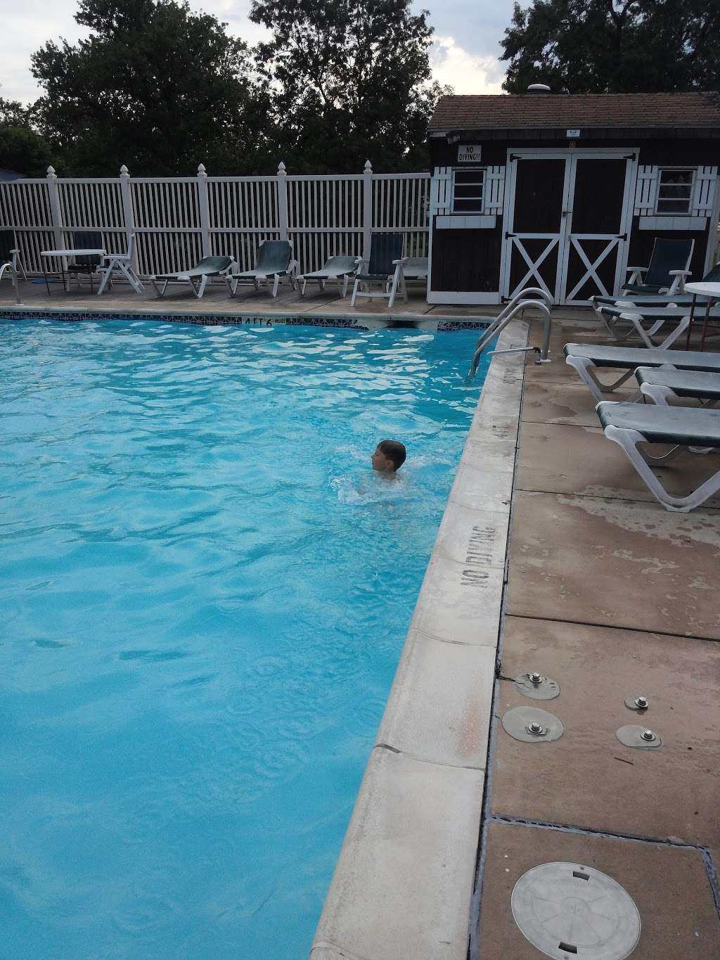 Mill Stream Country Inn | 170 Eastbrook Rd, Smoketown, PA 17576, USA | Phone: (717) 299-0931