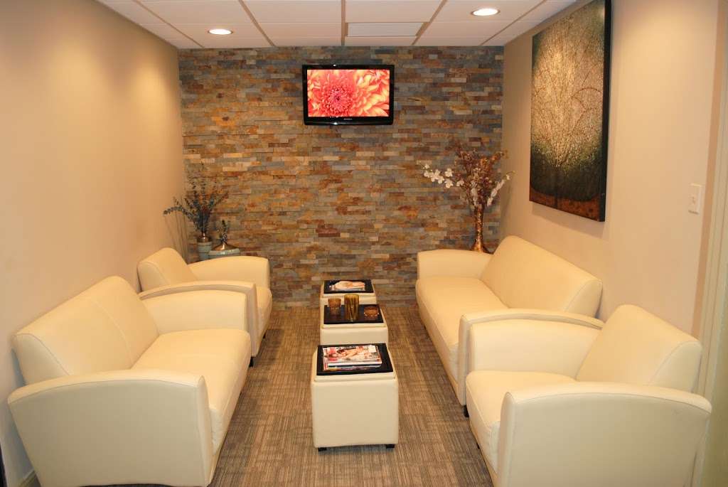 Dolton Dental | 1350 Sibley Blvd #302, Dolton, IL 60419, USA | Phone: (708) 849-4644