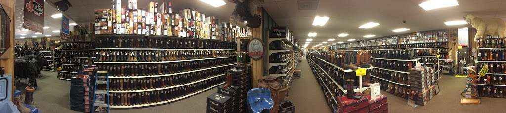 Kleinschmidts Western Store | 19715 N Outer Rd, Higginsville, MO 64037, USA | Phone: (660) 584-3733