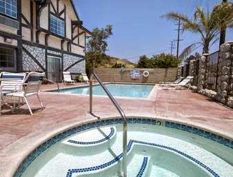 Travelodge Santa Clarita | 17843 Sierra Hwy, Santa Clarita, CA 91351, USA | Phone: (661) 252-1716