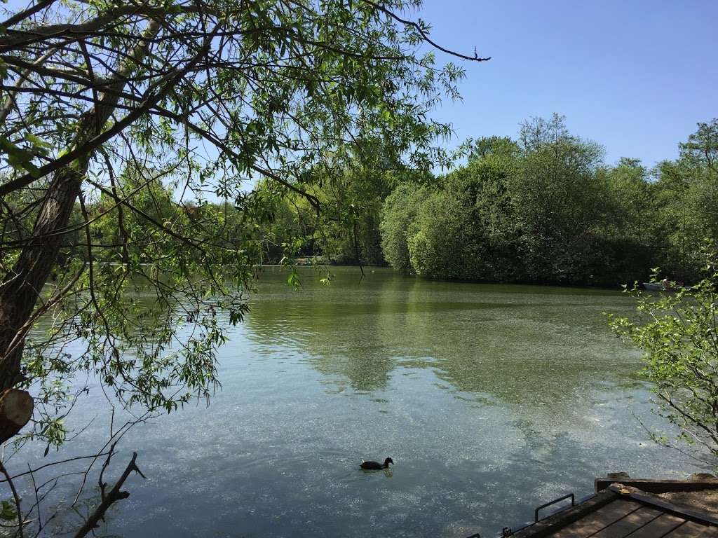 Stanborough Lake, North Side Car Park | Stanborough Rd, Welwyn Garden City AL8 6DF, UK