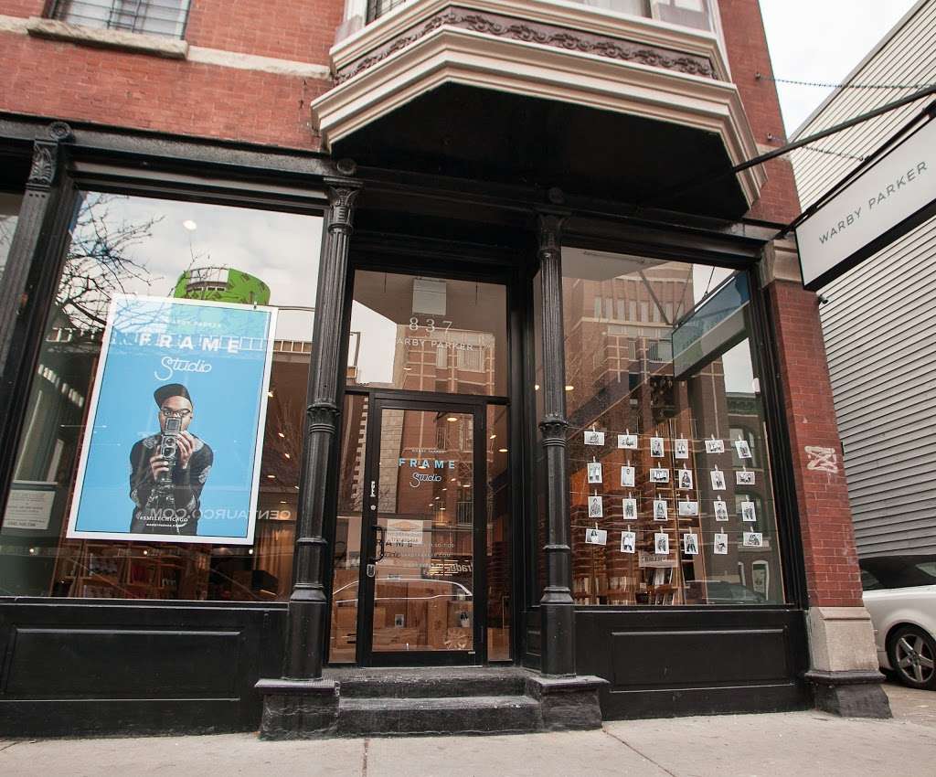 Warby Parker | 851 W Armitage Ave, Chicago, IL 60614, USA | Phone: (773) 341-1890