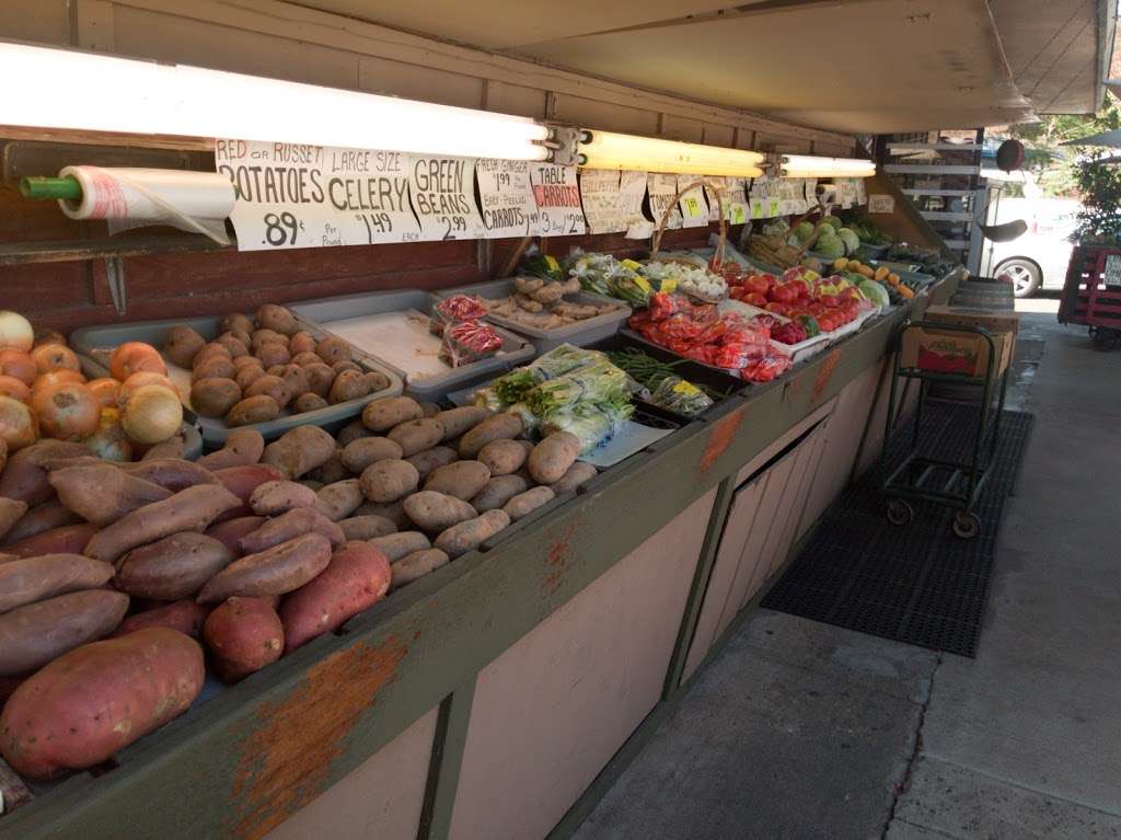 Rainbow Oaks Country Market | 4825 5th St, Fallbrook, CA 92028, USA