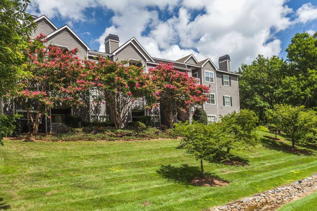 Waterford Creek Apartments | 10510 Waterford Creek Ln, Charlotte, NC 28212, USA | Phone: (704) 675-7392