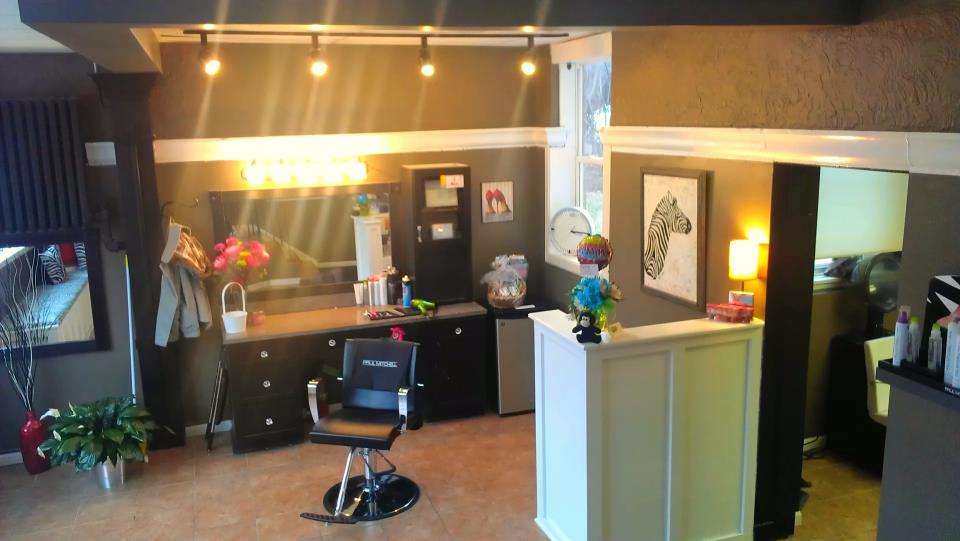 The Hair Zoo | 722 N Raynor Ave, Joliet, IL 60435, USA | Phone: (815) 727-3050