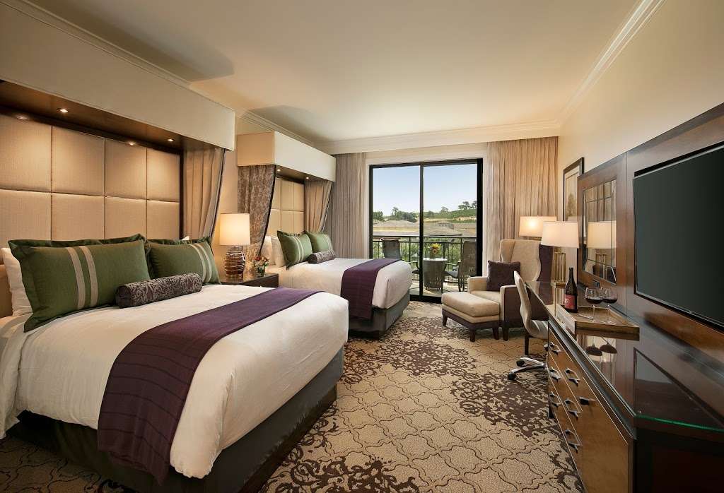 Vista Collina Resort | 850 Bordeaux Way, Napa, CA 94558, USA | Phone: (888) 965-7090