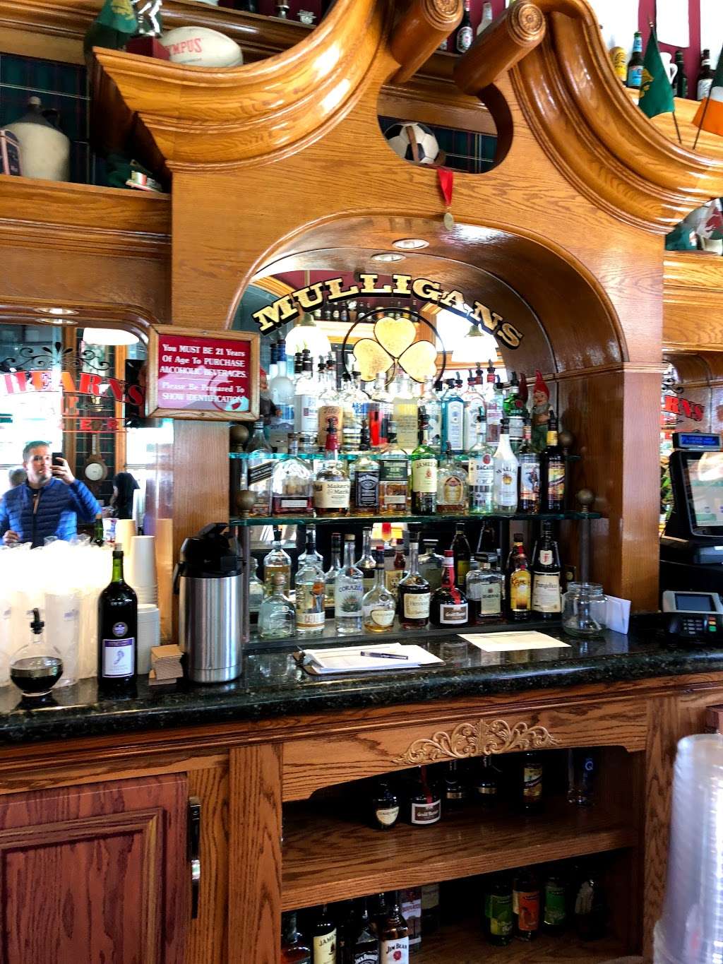 Mulligans Irish Pub | 1331 Production Plaza, North Hollywood, CA 91602, USA