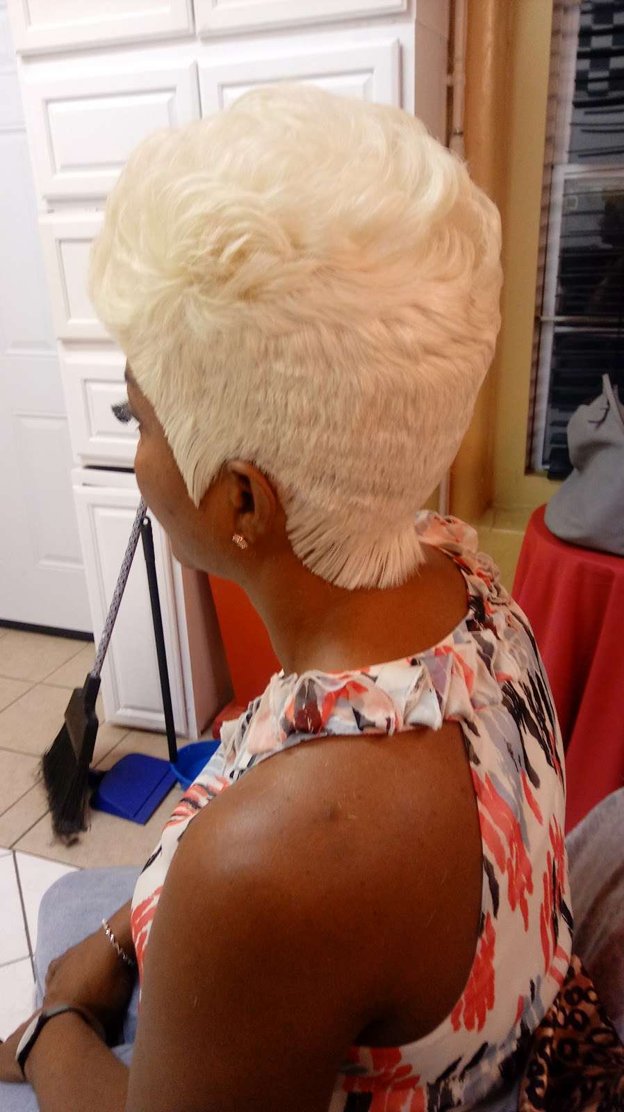 Donnas Hair Gallery | 1600 Baxter St, Charlotte, NC 28204, USA | Phone: (704) 375-6960