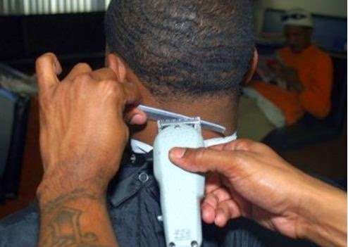 Juniors Barbershop | 619 S Marlyn Ave, Essex, MD 21221, USA | Phone: (443) 608-5539