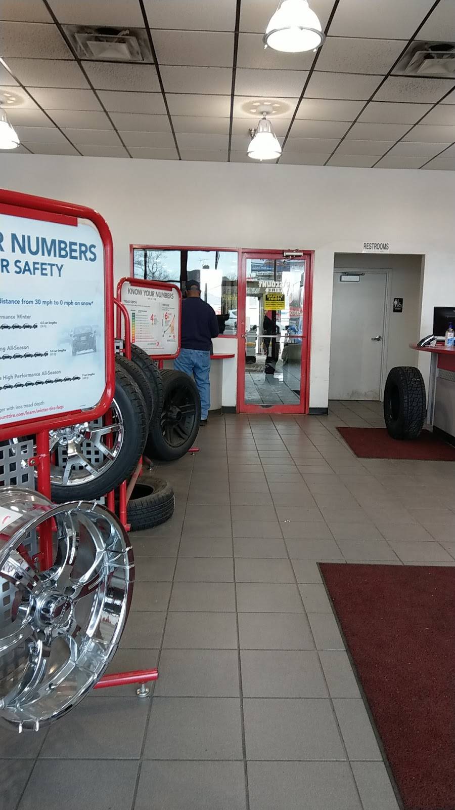 Discount Tire | 26805 Van Dyke Ave, Center Line, MI 48015, USA | Phone: (586) 754-1850